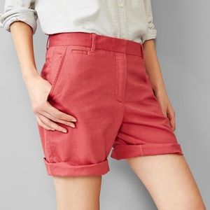 Women’s Gap  linen boy friend roll up shorts
